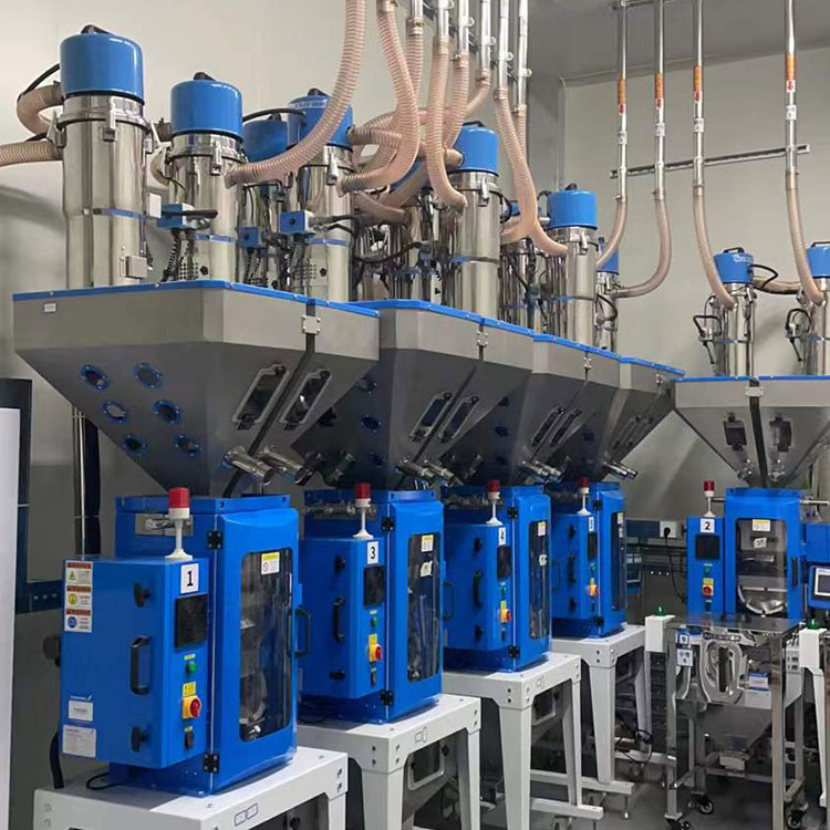 Como os sistemas de alimentação central melhoram a produtividade industrial?