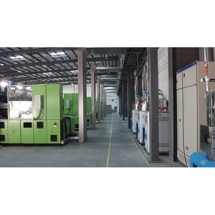 Como um sistema de alimentação centralizado melhora a eficiência da fabricação?